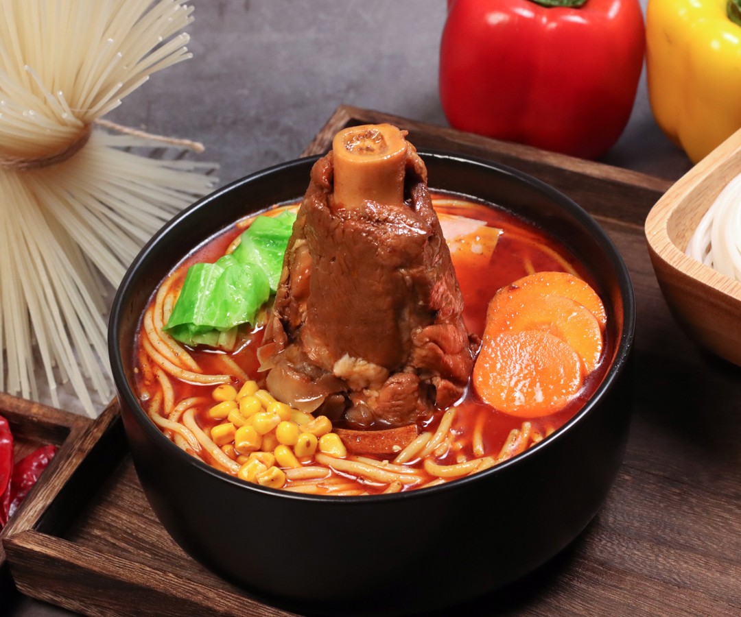  狀元米線深知決定一家米線店生意好壞，全靠產(chǎn)品口味，17年米線品類，真材實(shí)料，才夠好吃！歡迎各界有志之士加入合作。全國(guó)合作熱線：400-967-2208