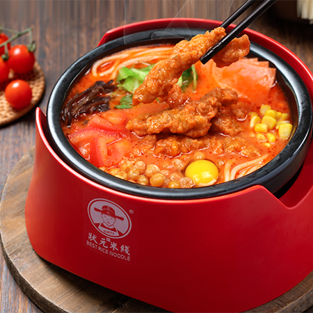 本文主要內(nèi)容好消息，狀元米線&香汁蘭番茄米線招募合伙人啦，線上網(wǎng)友力推，線下備受歡迎，品牌自帶客流，堂食+外賣+外帶三線活力全開，整店輸出，不用擔心不會經(jīng)營，開店前后總部全程扶持，店面選址、店面裝修，設(shè)備配送，經(jīng)營推廣、選址裝修到經(jīng)營通通搞定，讓您省心省力做生意。